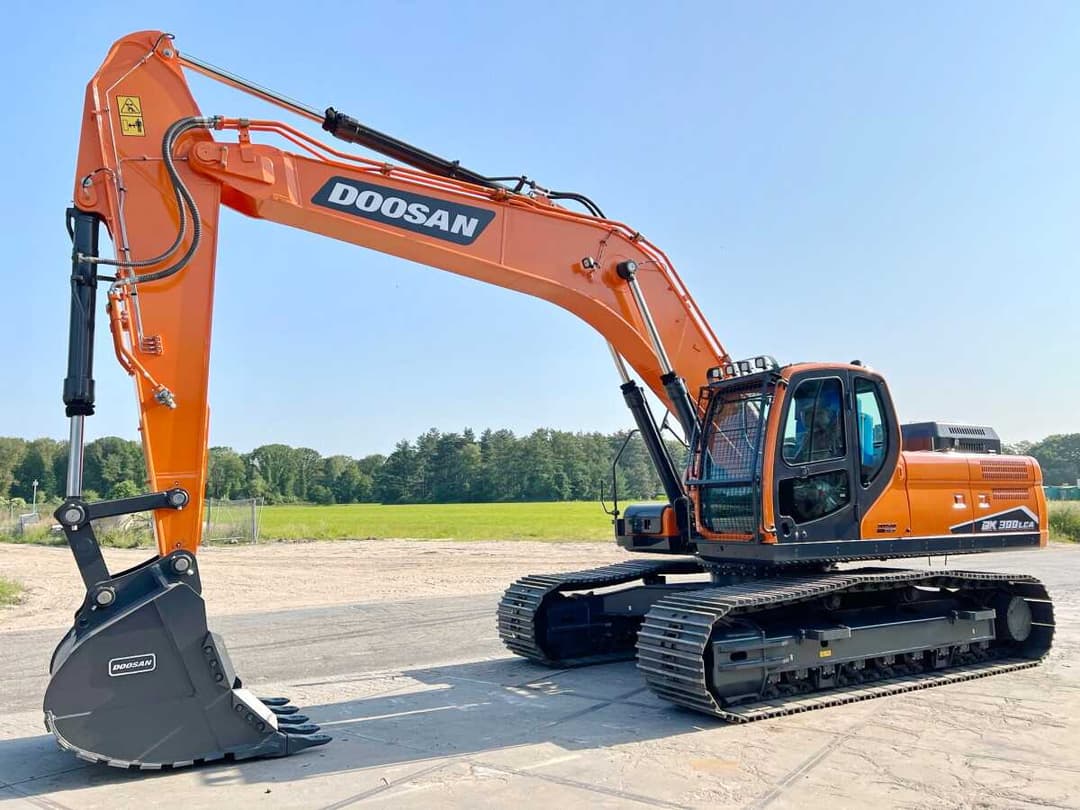 Retroexcavadora Doosan DX225 LCA 2016